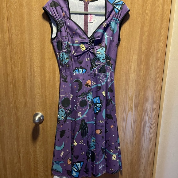 PUG Heidi Fortune Teller EUC - Picture 2 of 3